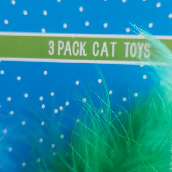 Dr. Seuss's The Grinch 3-Pack Cat Toys With Feathers Pet Animal Christmas - Picture 6 of 7